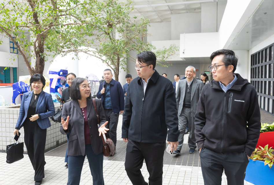 苏州市副市长刘博率团访问香港科技大学,镭昱展示创新成果,共谋科技合作新篇章